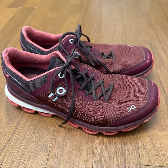 On Clouds Cloudsurfer Women’s Size 8 Shoes Maroon Peach Laceup Running Shoes - Picture 4 of 10